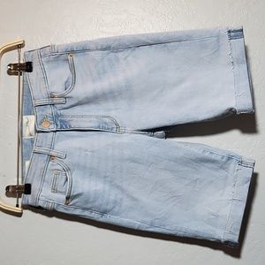 UNIVERSAL THREAD High Rise Bermuda Cut Of Cuffed Jeans 2/26
